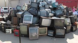 Проект "Теле куча" Пермского медиа художника Сергея Тетерина и магазина "М-Видео" Проект "Теле куча" Пермского медиа художника Сергея Тетерина и магазина "М-Видео"